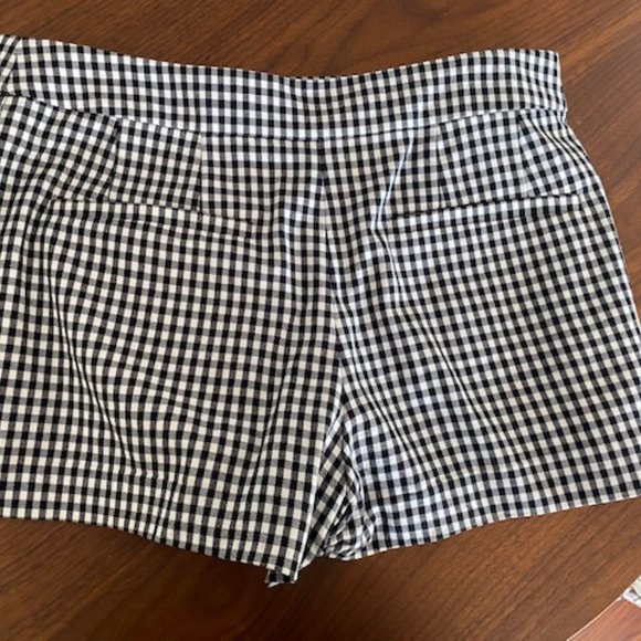 Club Monaco gingham skort (size 6) - Picture 3 of 4